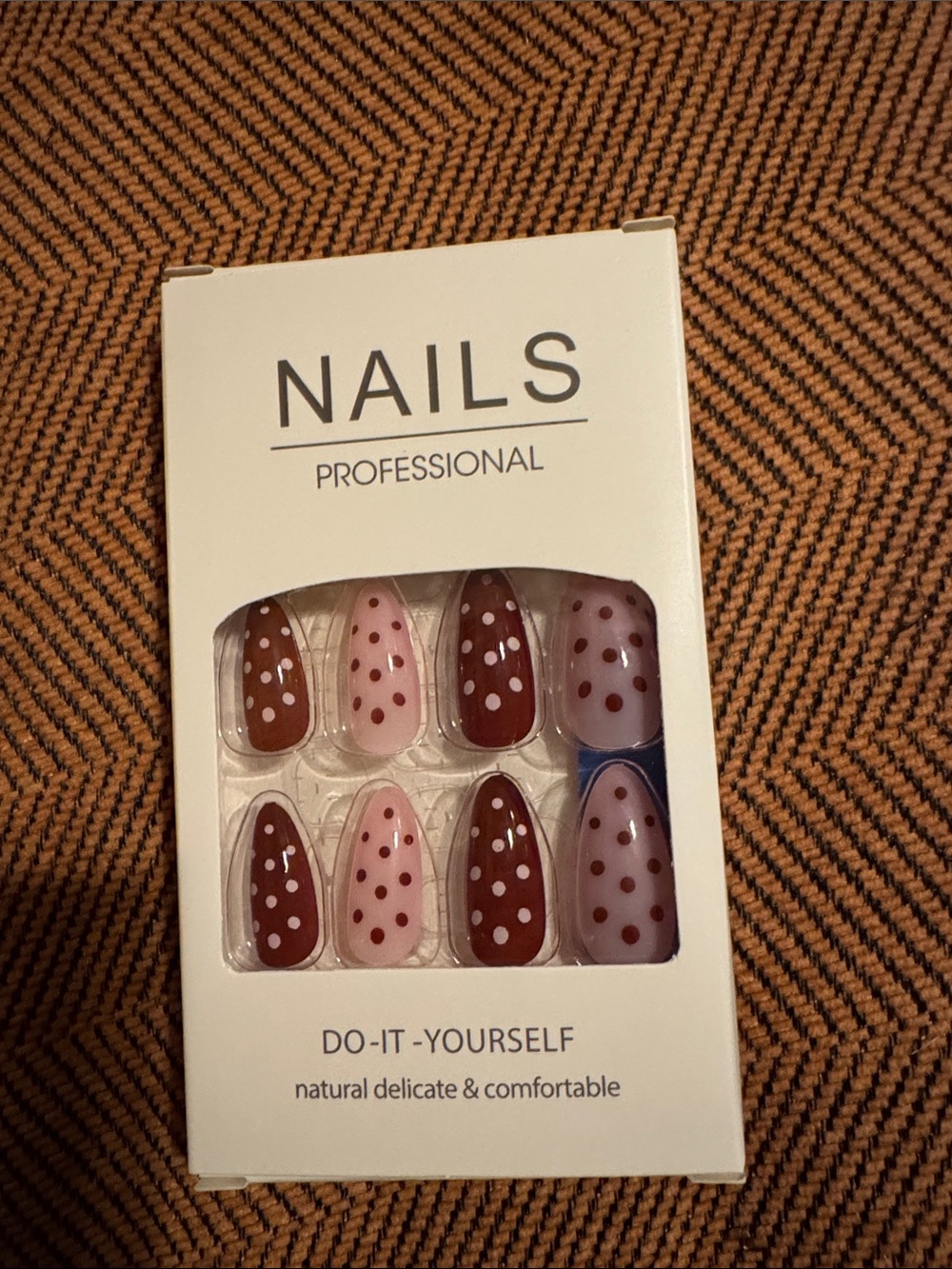 Trendy polka dot Press on Nails
